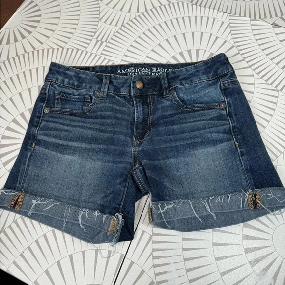 American Eagle Women’s Jean Shorts Midi Cuffed Hem Size 2 Super Stretch - Picture 1 of 8